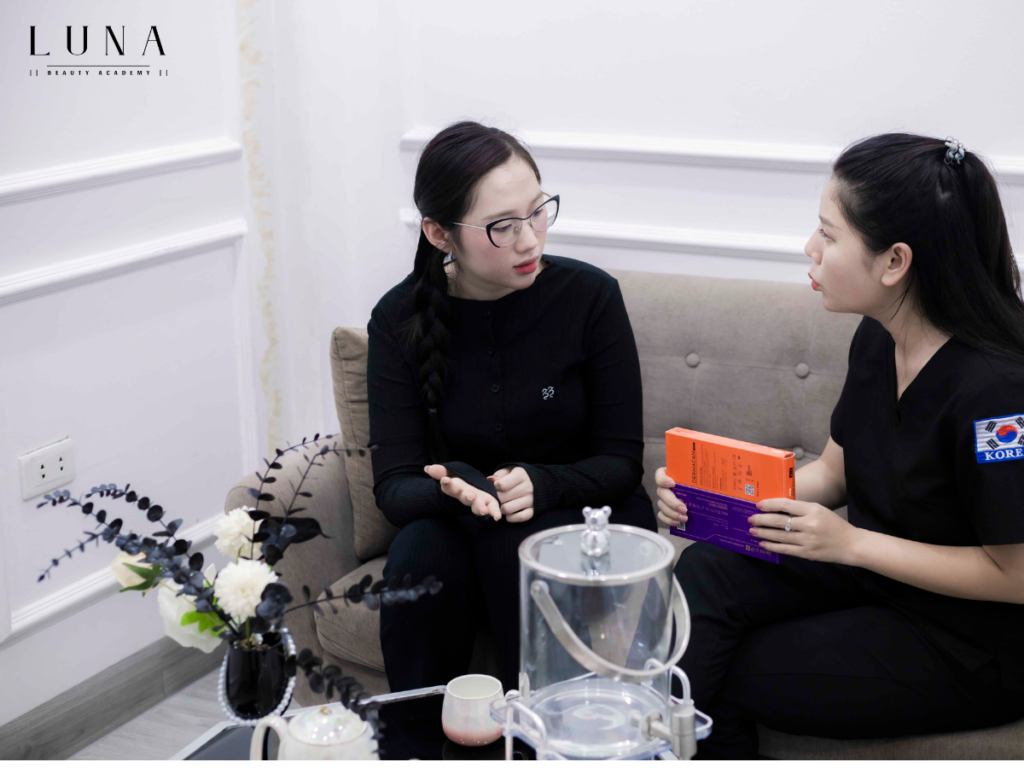 At Luna, customers are carefully consulted about filler before injection.