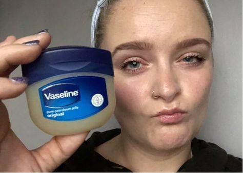 Does Vaseline help wrinkles